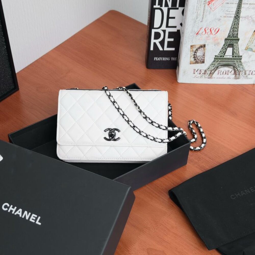 Chanel Women Pre-Loved Bag Very Good Condition